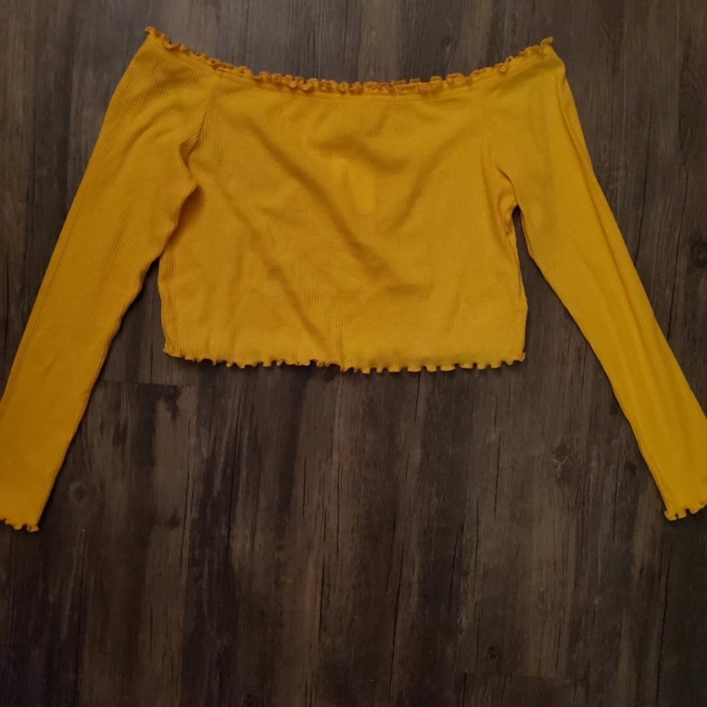 🎊4/$20 // H&M: NWT Bright yellow Crop top